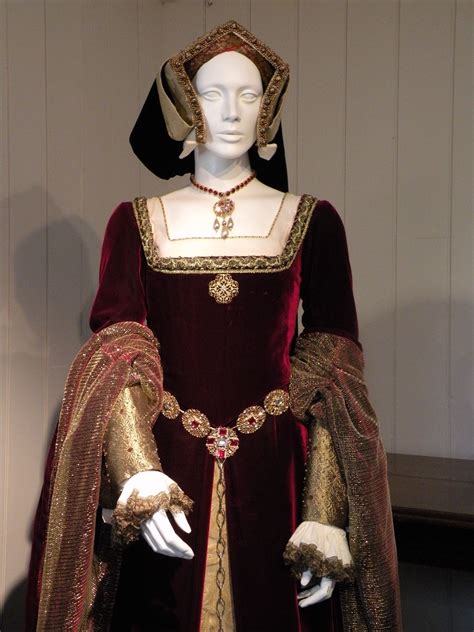 how people dressed in tudor times|what did tudor women wear.